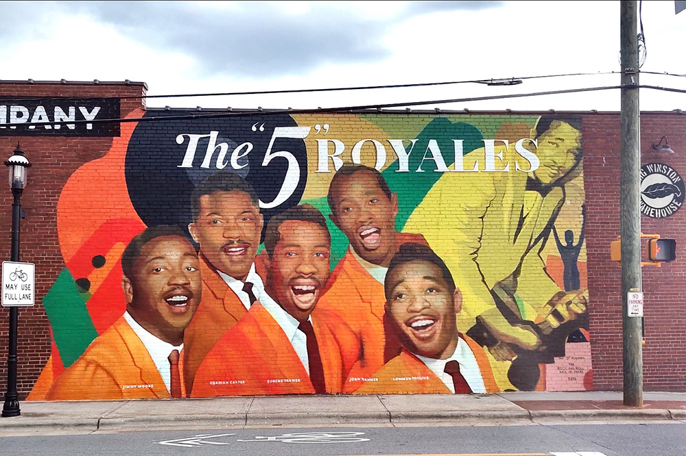 5 Royales mural