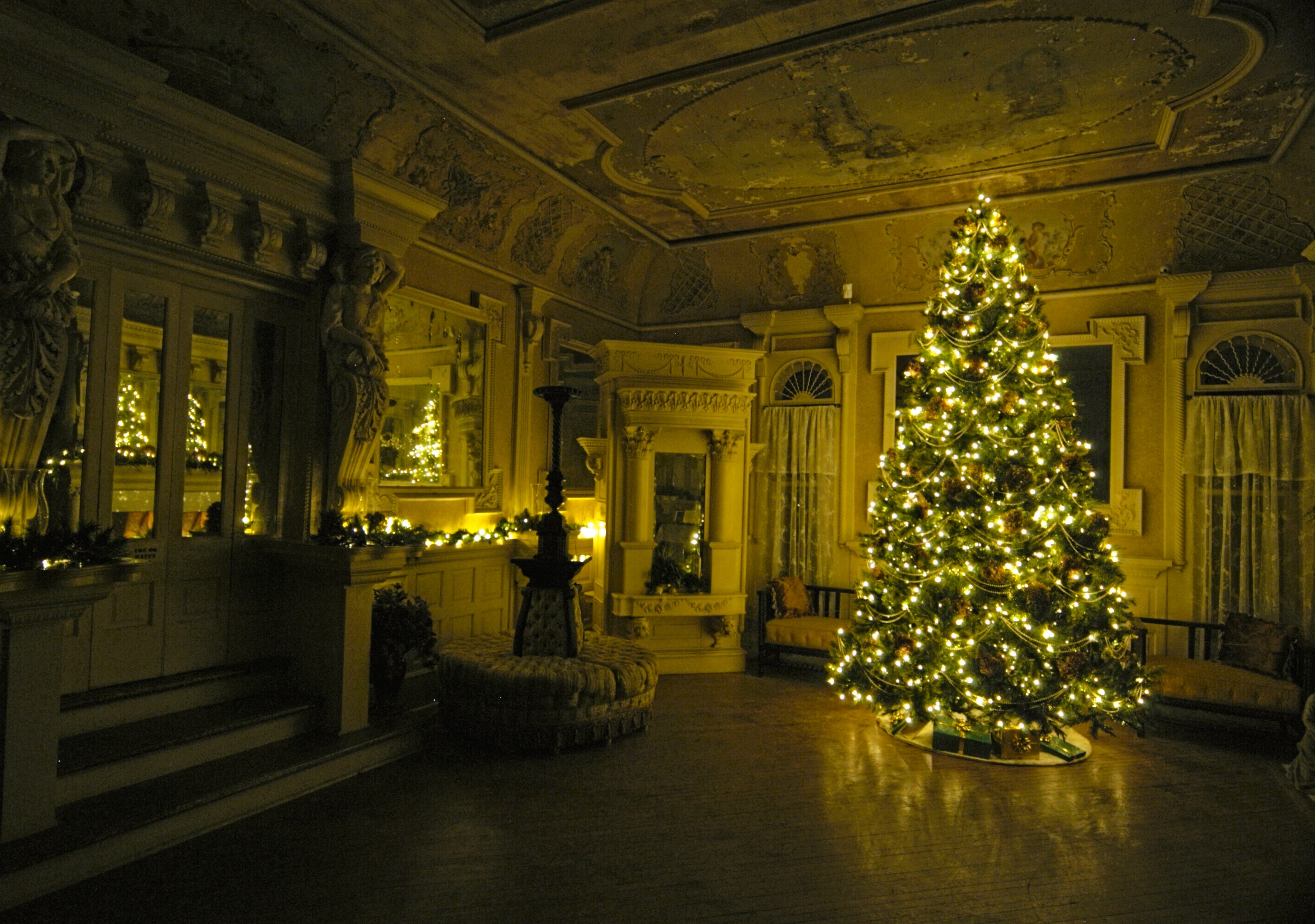 Korner's Folly holidays