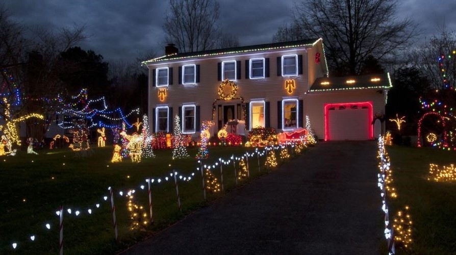 Churchland Drive Christmas lights