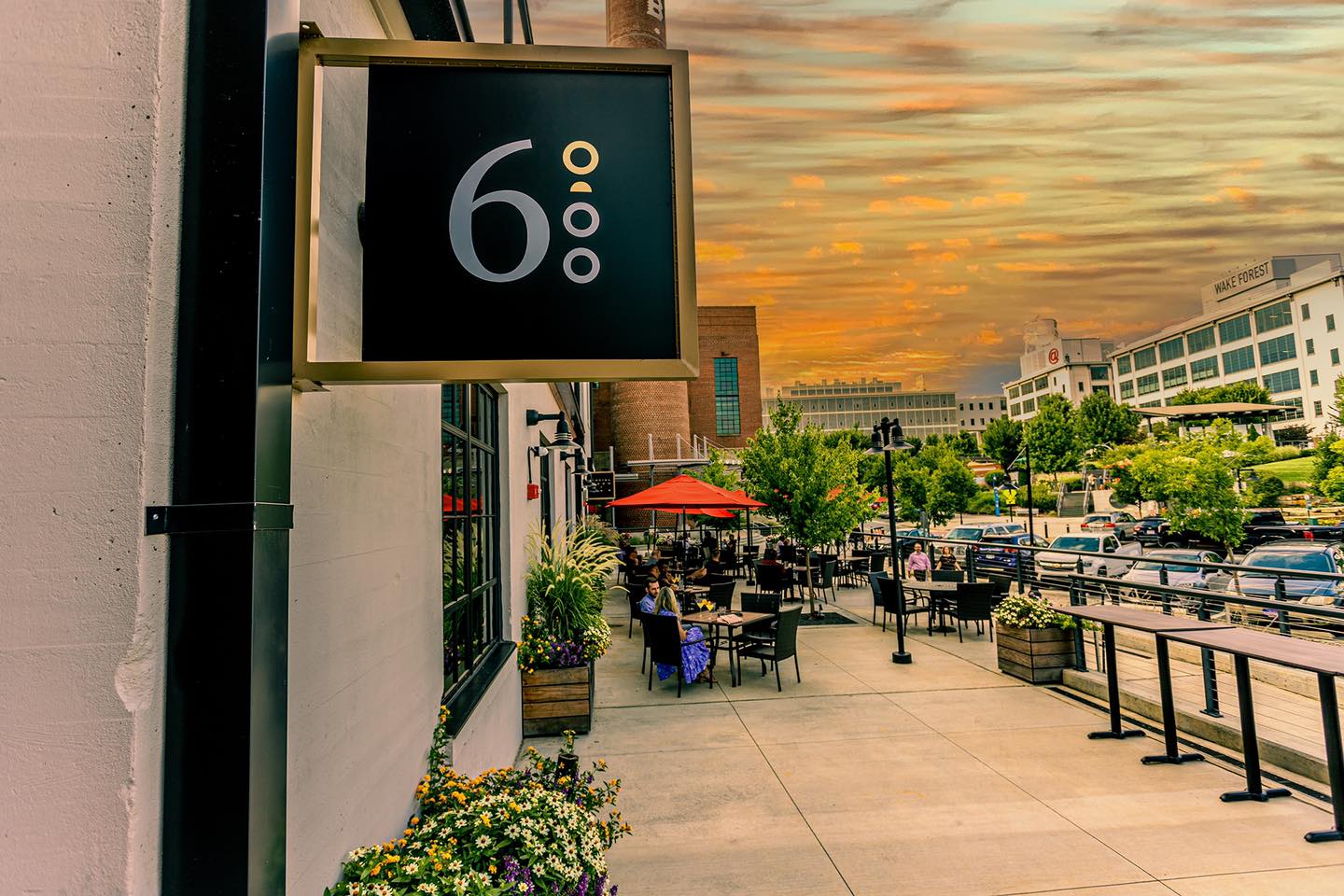 Six Hundred Degrees patio