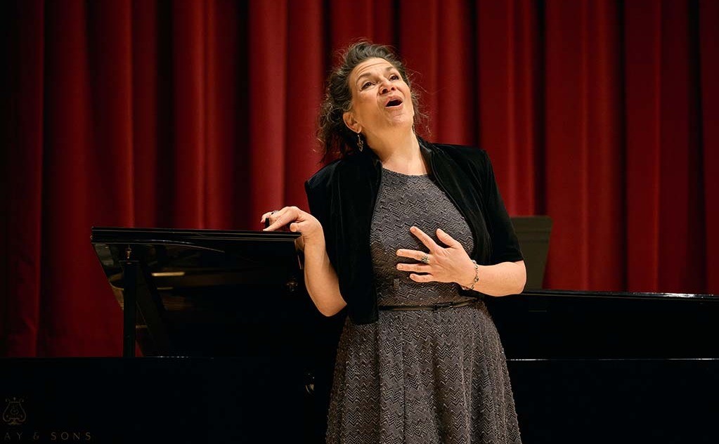 Chiaro/Oscuro: Songs of Dodds, Derwid and Viardot Photo