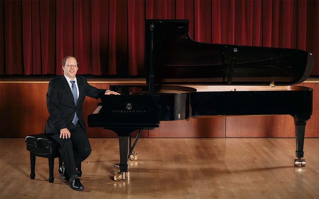 Dmitri Shteinberg in Recital Photo