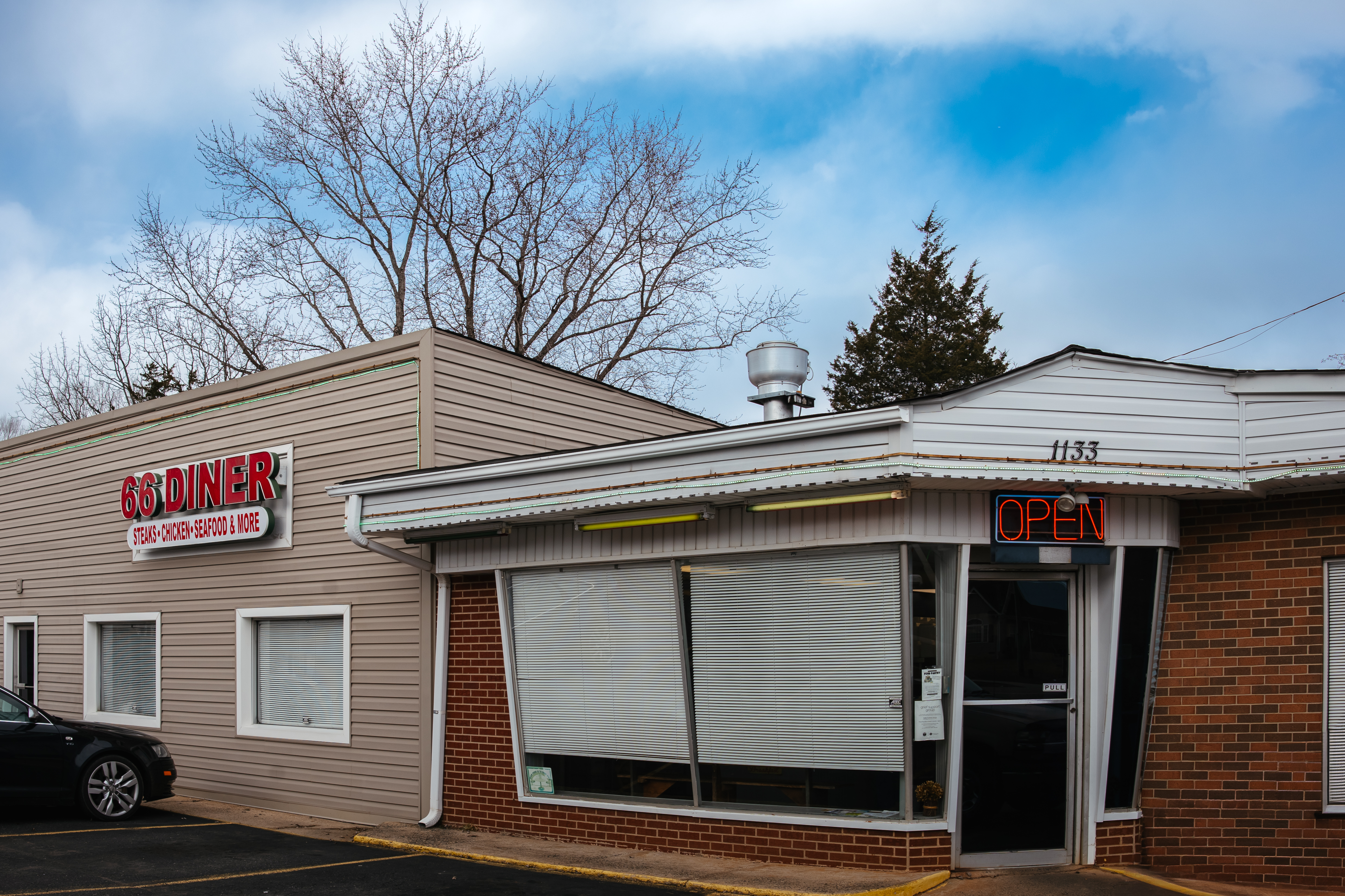 66 Diner Exterior 66 Diner Exterior Photo