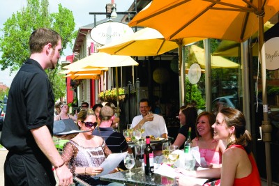 waiter_on_sidewalk_2613.jpg Photo