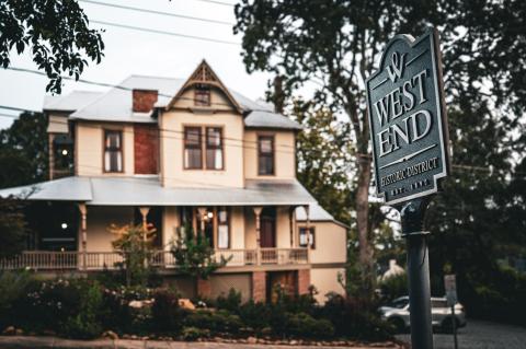 External shot of the Summit Street Inns.