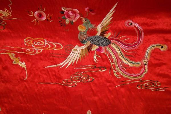 Poems Made to Wear: Traditional Colors in East Asia Exhibit Photo