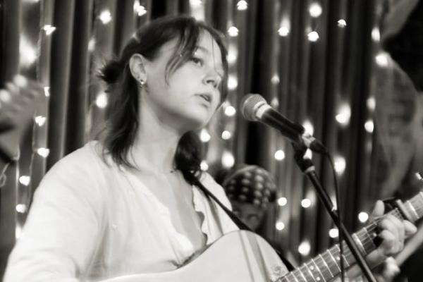 Ali Forrest / James Kent Photo