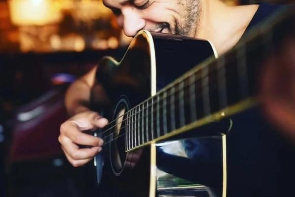 Patio Music: Mike Coia Photo