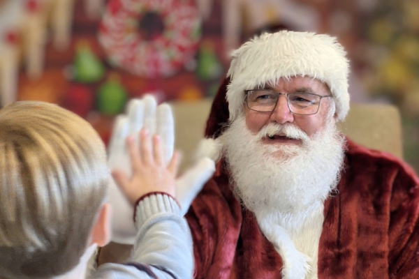 Brunch with Santa at Another Broken Egg Cafe Photo