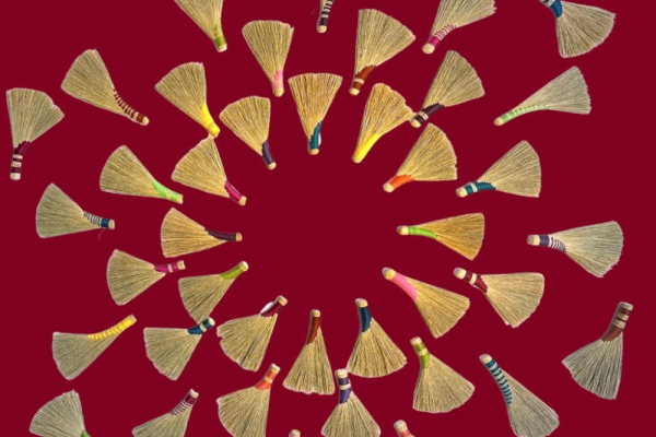 Collector's Circle Broom Workshop at Sawtooth Photo