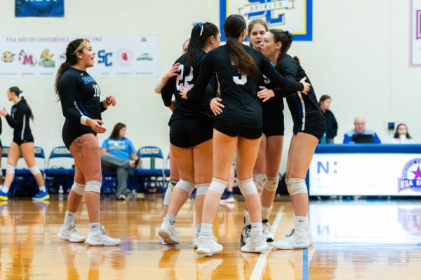 Salem College Volleyball Tri-match Photo