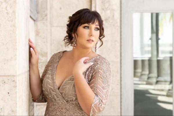 Soprano Jennifer Rowley in Recital Photo