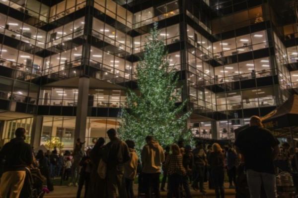 500 W 5th Holiday Market and Tree Lighting Photo