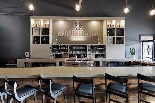 broad branch bar Photo 4