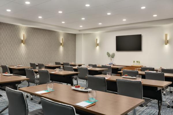 700 square feet of private meeting space. Holds max 25 classroom style. Photo 6