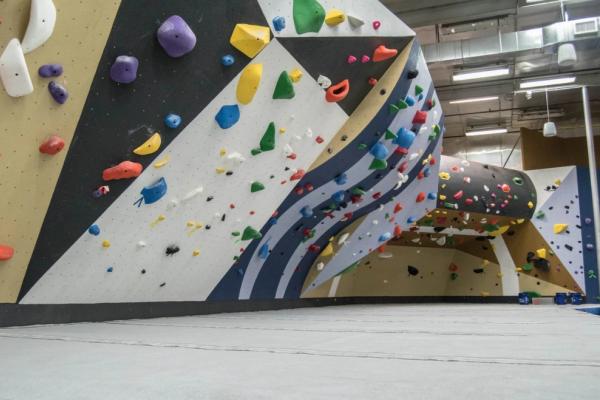 Firsthand rock wall Photo 2