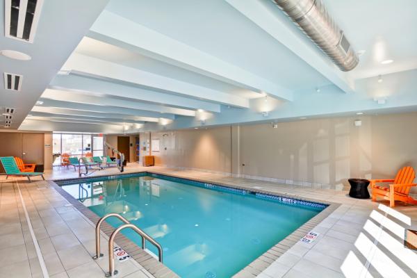 Indoor Pool Photo 6