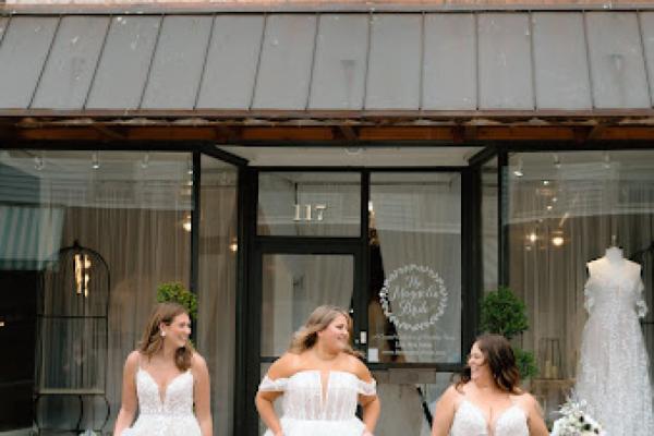 magnolia bride exterior with brides Photo 2