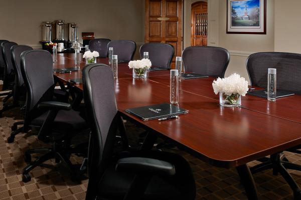 Meeting space in Breakout #1 Photo 2