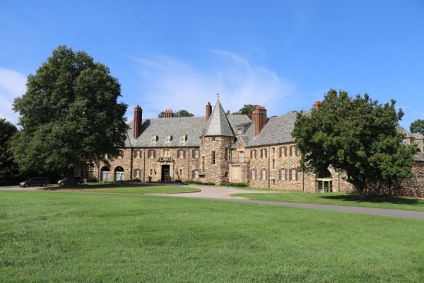 Manor House Photo 5