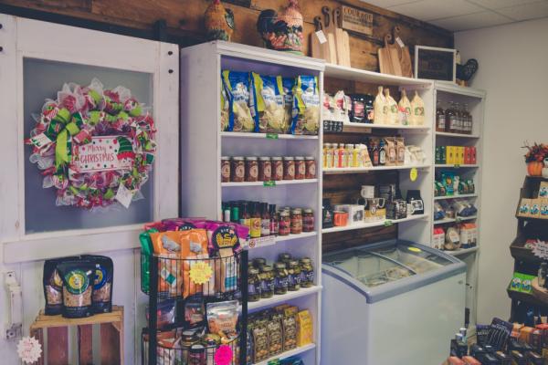 Mawmaw's Market shelves Photo 2