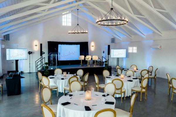 Crest Event space Photo 4