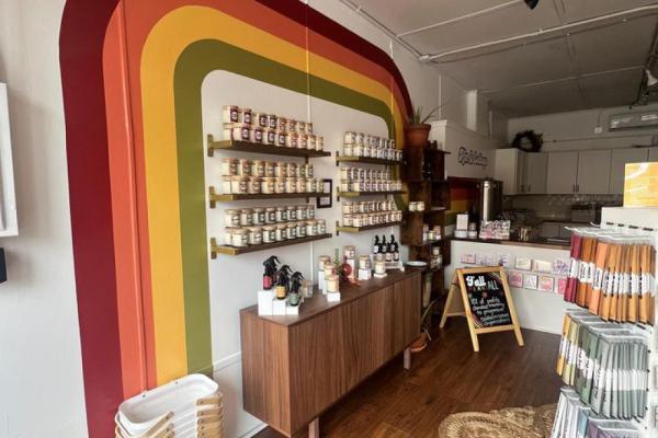 kin and cottage shelves Photo 3