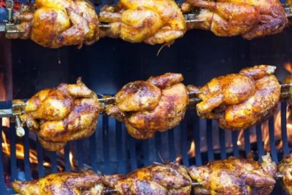 La Victoria chickens Photo 3