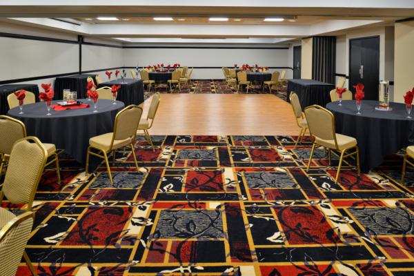 Ballroom Photo 16