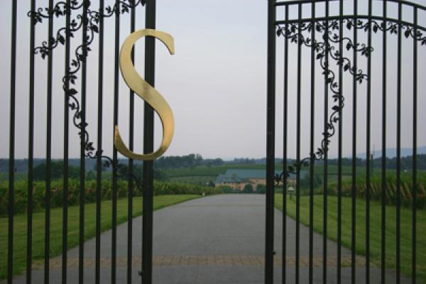 sheltongate2.jpg Photo