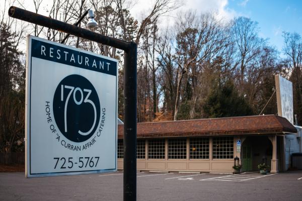 1703 Exterior Photo