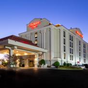 Exterior of hotel Photo