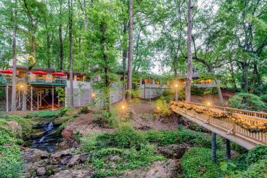 Ryan's Restaurant exterior