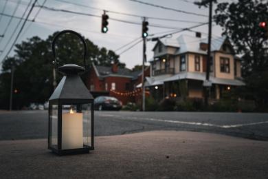 History and Haunts Tour Photo West Endings Lantern