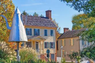 Old Salem Coffee Pot