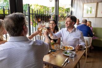 Mozelle's couples outdoor dining