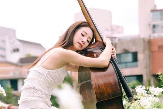 Mikyung Sung, double bass in Recital Photo