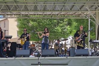Spindle 45 plays Carolina Ale House Photo