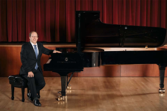 Dmitri Shteinberg in Recital Photo