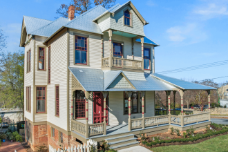Historic West End Holidy Homes Tour Photo