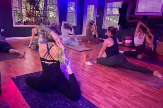 vyb yoga class Photo